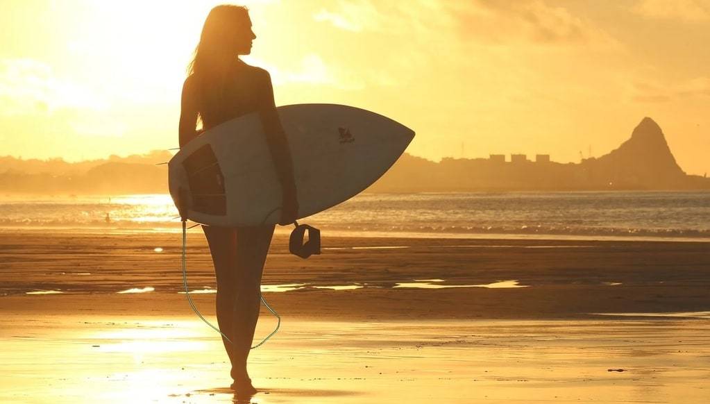 Les jeunes talents prometteurs du monde du surf